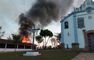 SUSTO: Incêndio em área anexa à Igreja provoca desabamento em Tiradentes