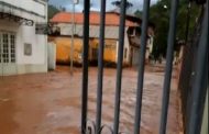 VÍDEOS: Chuvas assustam em Prados e causam mortes em Minas