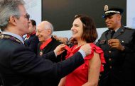 ELA É DE PRADOS:  Déborah Malta é agraciada com a medalha da Inconfidência