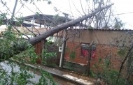 Chuva forte causa estragos em Prados