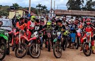 <strong>VIDEO: 300 motociclistas estiveram no Trilhão de Prados</strong>