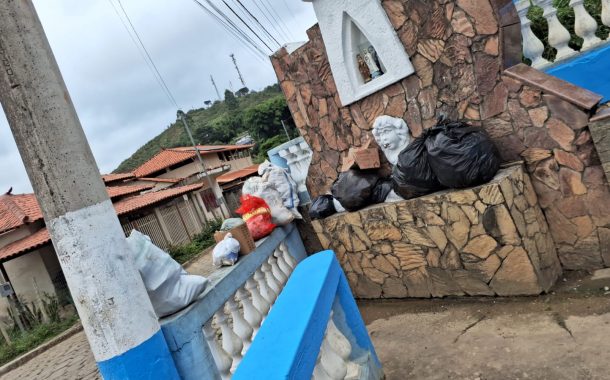 Revitalizada, Bica d’Água foi alvo de descarte errado de lixo doméstico na Quebra Castanha