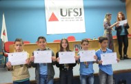 Jovens pradenses recebem diplomas em olimpíada regional de matemática