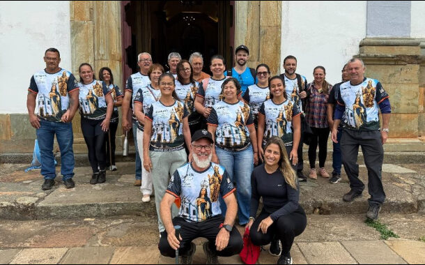 Pelo quinto ano seguido, pradenses fazem peregrinação a pé até Tiradentes