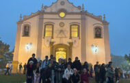 FÉ E DEVOÇÃO: Grupo de pradenses caminha durante a madrugada até Tiradentes para participar de missa do Jubileu