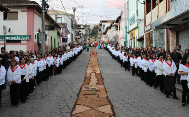 Fé, cultura e tradição marcam a celebração de Corpus Christi em Prados