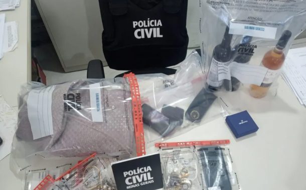 Funcionária é presa após furtar R$ 500 mil em joias