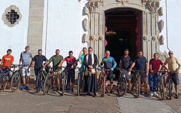 Ciclistas de Prados iniciam peregrinação pelo Caminho da Fé rumo a Aparecida