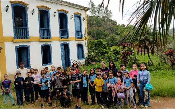 Fazenda do Coqueiro recebe alunos da rede municipal em visita sobre a história de Prados e a Inconfidência Mineira
