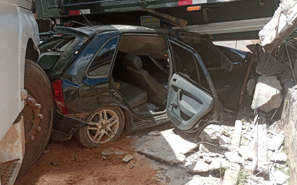 VIDEO: Grave acidente envolvendo trem, carreta e carros em Carandaí