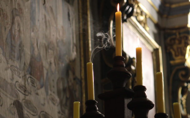 Celebrações da Terça-Feira Santa mantêm fé e devoção mesmo com chuva em Prados