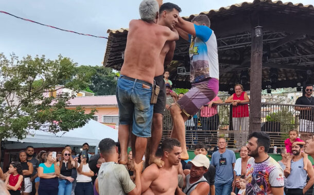 Pau de Sebo volta a movimentar Prados no Sábado de Aleluia e edição recente termina sem vencedor