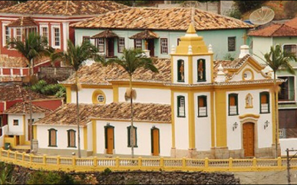 Igreja de Nossa Senhora do Rosário divulga programação do mês dedicado ao Santo Rosário em Prados