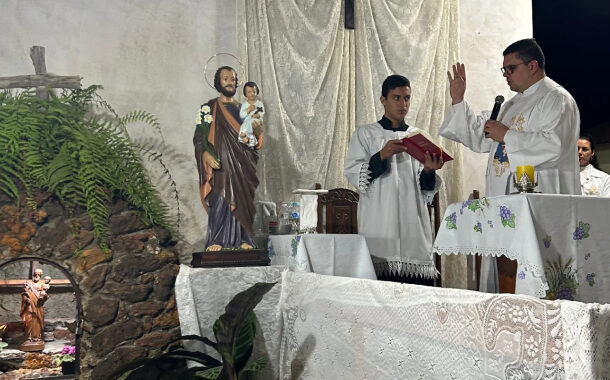 Paróquia dá início às festividades do Mês de Maio pela Comunidade do Carassa