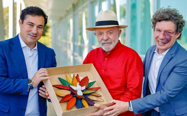 Artesanato de Prados ganha destaque com peça de Juninho da Boa Vista entregue ao presidente