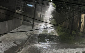 Chuva de granizo surpreende moradores e transforma ruas de Barbacena durante a madrugada