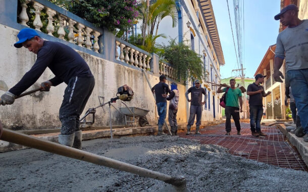 Obras avançam no Centro de Prados e novo trecho será interditado nesta semana