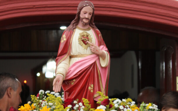 Veja algumas imagens da celebração do Sagrado Coração de Jesus, no Carandaizinho