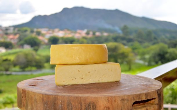 Emater lança livro com histórias por trás da produção dos queijos artesanais de Minas