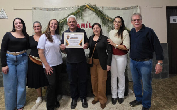 APAE de Prados celebra conquista de prêmio nacional em noite marcada por emoção e união das famílias 