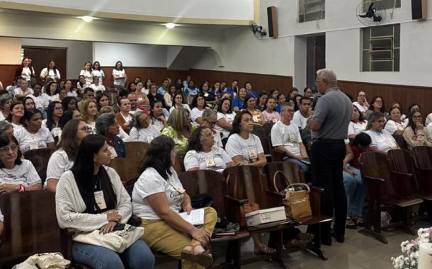 Catequistas de Prados participam de formação da Pastoral Catequética com mais de 850 participantes na Diocese