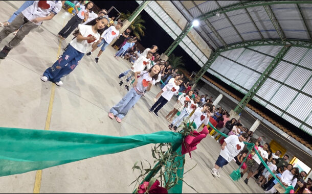Escola Professor Antônio Américo promove noite de celebração e união no Dia da Família