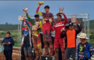 Motocross reúne cerca de 50 pilotos em Prados e marca retorno de competidor à pista após 19 anos