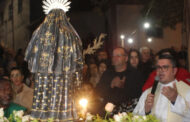 Procissão de Santa Rita emociona fiéis e marca encerramento da festa de maio no Largo, em Prados