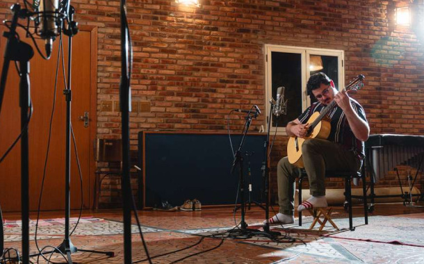 ELE É DE PRADOS: Octávio Deluchi lança novo single nos Estados Unidos