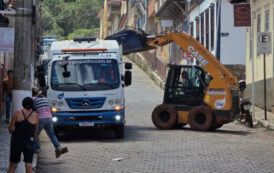 VÍDEOS: Prefeitura de Prados testa máquina que varre ruas e agiliza limpeza urbana 
