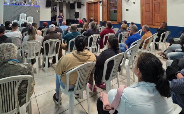 Bate-papo reuniu 60 pessoas e REURB já começou em Prados