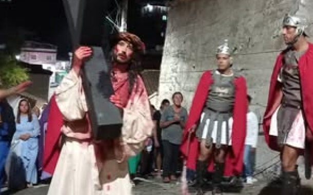 Via-Sacra reúne fiéis em duas noites marcadas por fé e emoção em Prados 