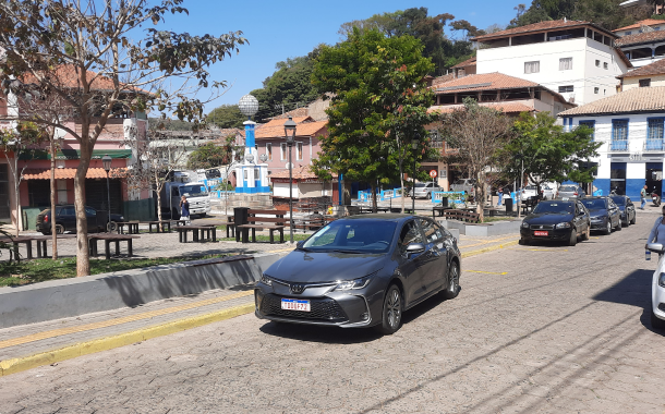 Ponto de táxi é alterado e volta à Praça