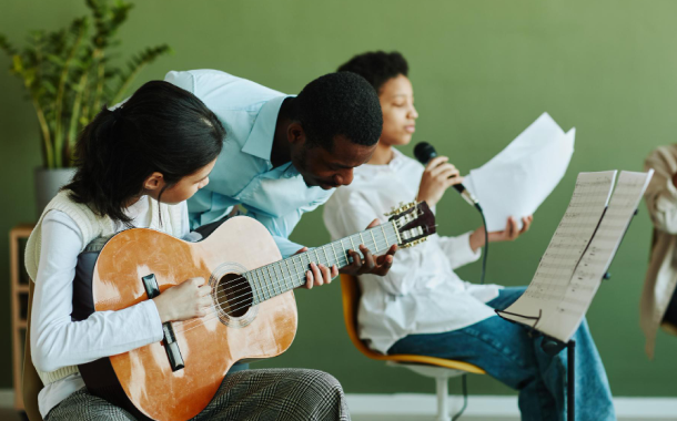 Aulas Gratuitas de Violão em Prados com Inscrições Abertas
