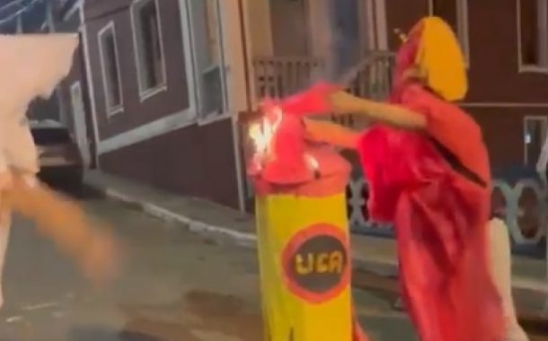 VÍDEOS: O Gato Preto fez o enterro da UCA e manteve a tradição do carnaval