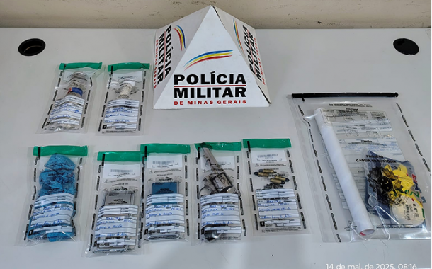PRADOS: PM apreende drogas, arma, munições e efetua prisão