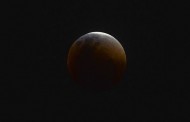 VÍSIVEL AQUI NA REGIÃO: Maior eclipse total da Lua do século 21 ocorre hoje