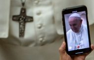 Papa Francisco divulga mensagem pelo Dia Mundial das Comunicações